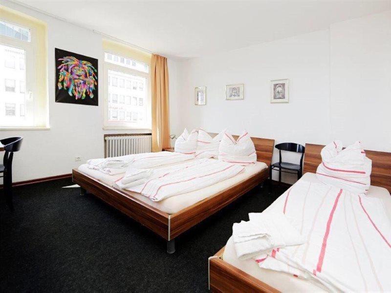 Hotel Goldener Hahn Duisbourg Extérieur photo