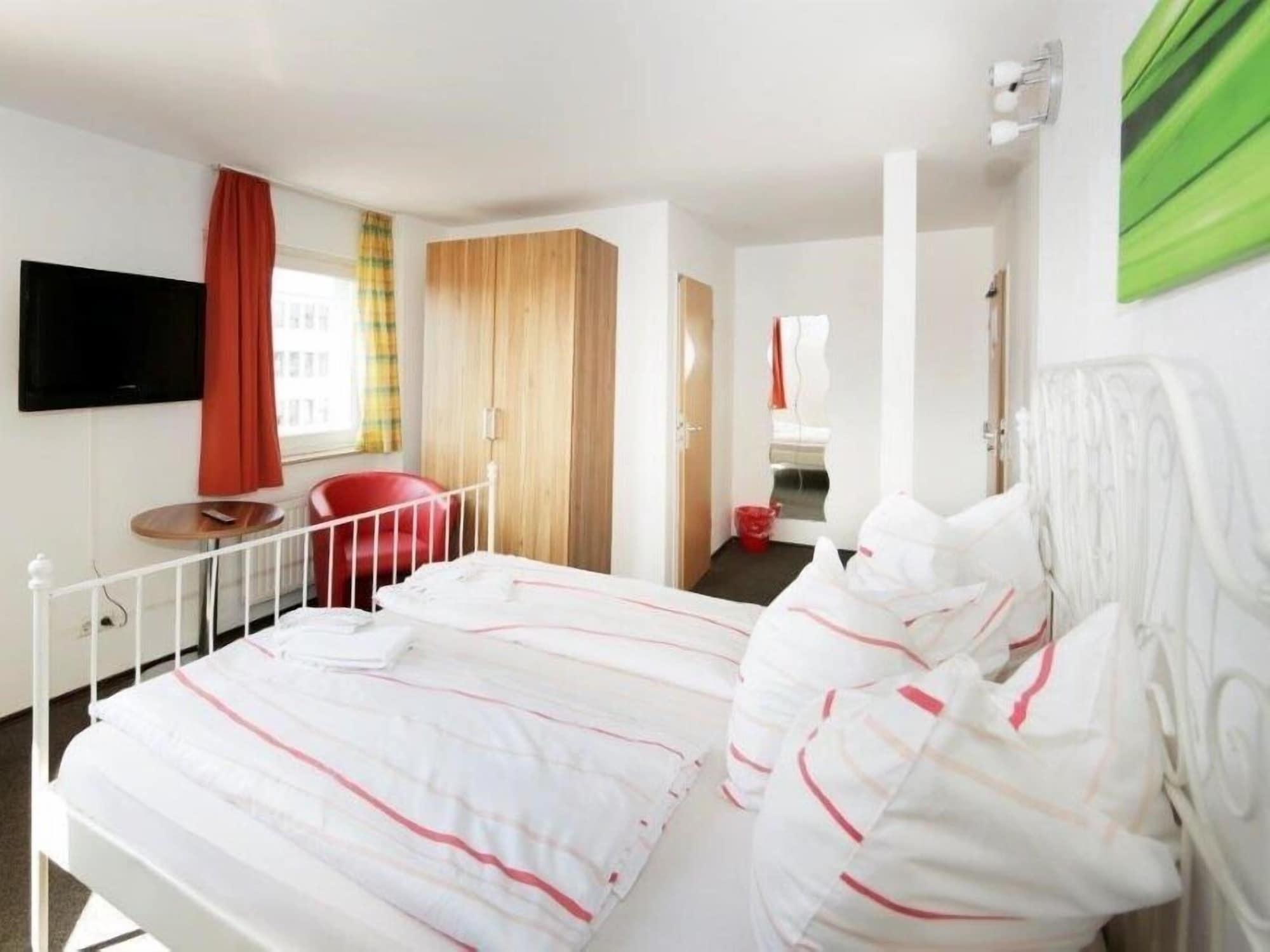 Hotel Goldener Hahn Duisbourg Extérieur photo