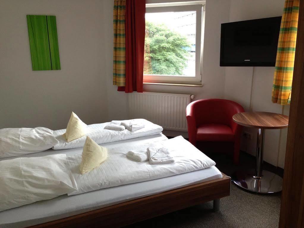 Hotel Goldener Hahn Duisbourg Extérieur photo